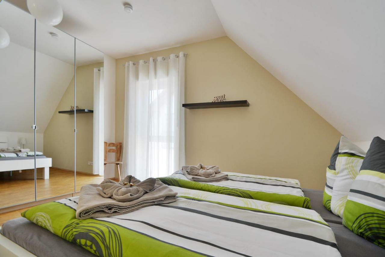 Rieslingstube Bei Britta & Joachim Apartment Undenheim ภายนอก รูปภาพ