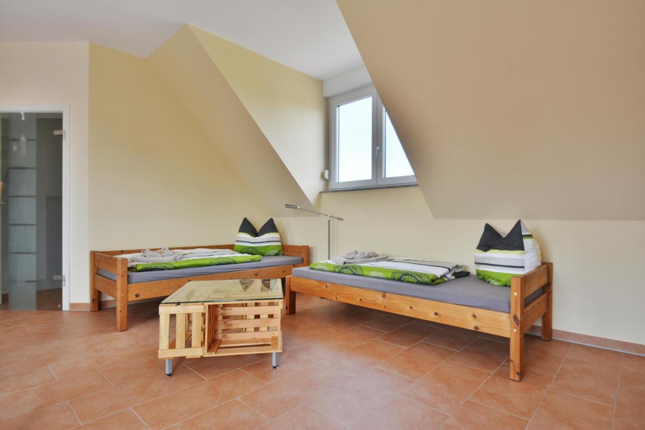 Rieslingstube Bei Britta & Joachim Apartment Undenheim ภายนอก รูปภาพ