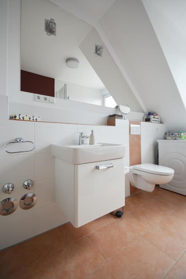 Rieslingstube Bei Britta & Joachim Apartment Undenheim ภายนอก รูปภาพ